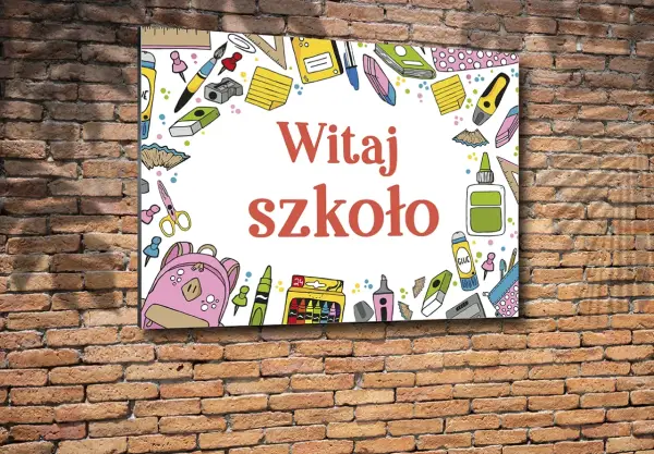 Kolorowe tapety szkolne z napisem "Witaj szkoło" i rysunkami przyborów: plecak, nożyczki, kredki, klej.